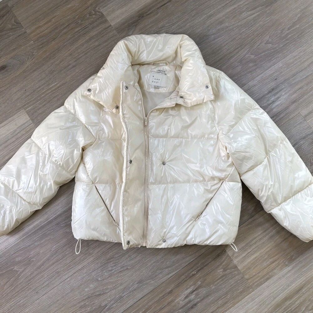 A New Day Women’s Cropped Puffer Jacket Pearl Medium Shiny Y2K Streetwear